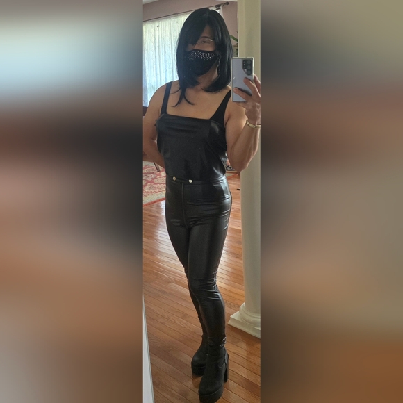 Clothes, shoes, etc. - Picture 3 of 10